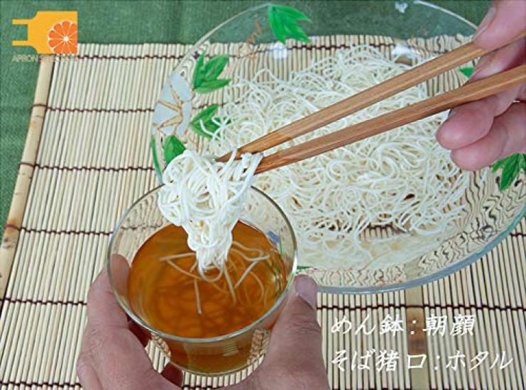 Yagi Kaiho malt glass soba choko i presentasjonseske Wisteria Kaiho, Ovn, Kyoto-stil (soba kopp) (Flytende design)