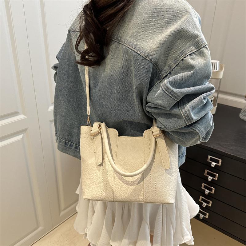 Premium Handbag Bag Women 2025 New Trendy Fashion Texture Shoulder Bag Popular Commuter Messenger Bucket Bag