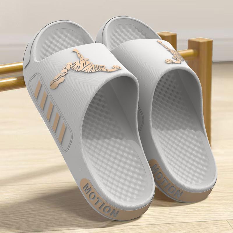 Summer Mens Slippers Outdoor Mans Sandals Lightweight Mens Beach Shoes Soft Bottom Indoor Home Slippers Non-Slip Bathroom Slides