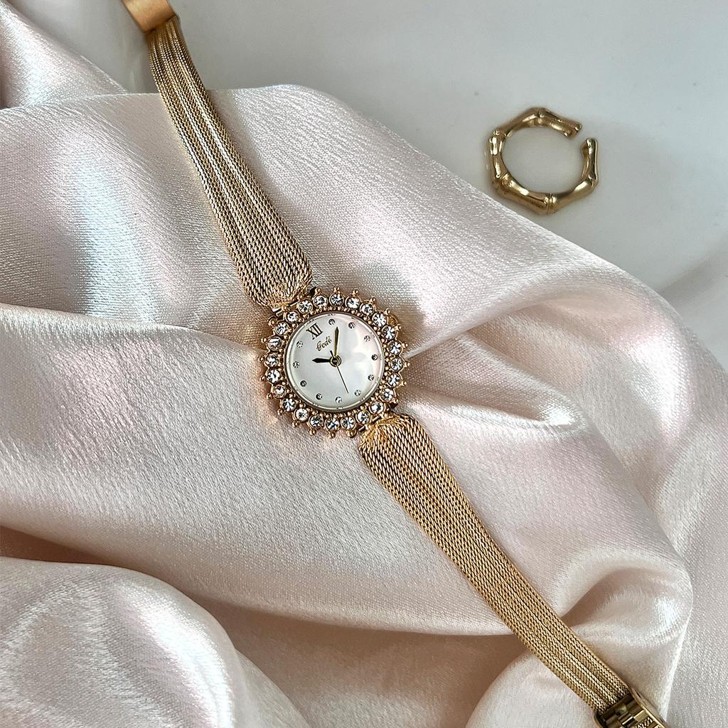 Mittelalterlicher Stil Diamantbesetzte Uhr Damen Leichter Luxus, Exquisite Mode, Elegantes und Hochwertiges Temperament Quarz Uhr