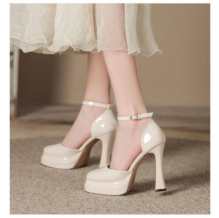 

Fashion French Sexy High Heels Women 2025 Autumn New Patent Leather Hollow Fashion Single Shoes Buckle Waterproof Table High Heels Women 35 бежевый