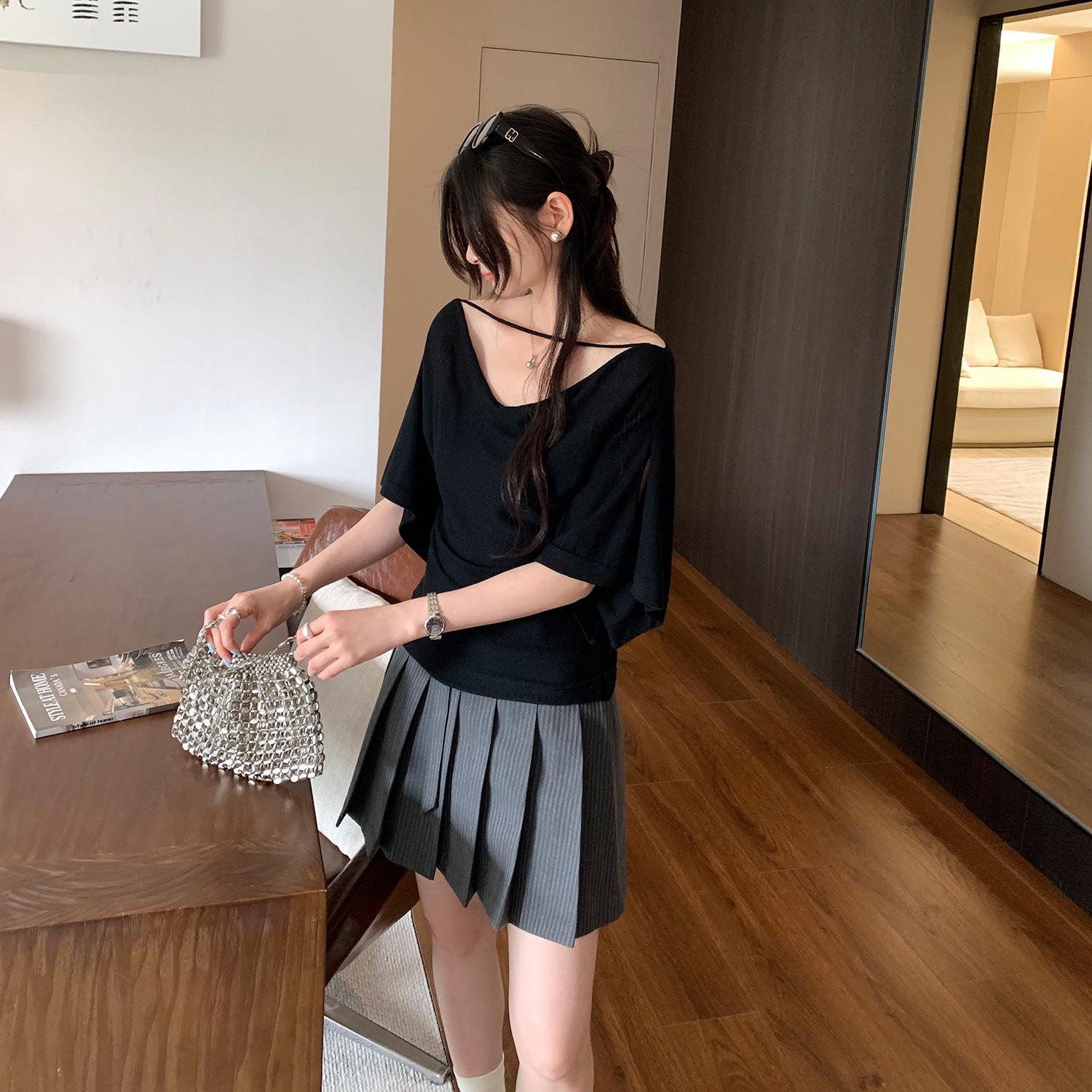 

Women s One-Shoulder Batwing Sleeve T-Shirt - Korean Style Summer 2026 Large чорний