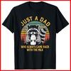 Juste Un Papa Qui Revenait Toujours Avec Le Lait Racoon Fathers T-shirt Noir T-shirt Unisexe