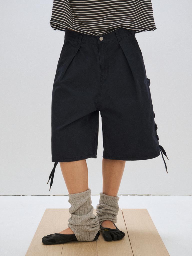 Peullijeupeulojegteu Lace-Up Bermuda Pants, Navy