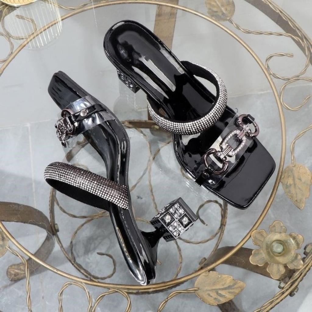 Large size cool slippers women's new metal buckle one-word drag special-shaped heel rhinestone sandals women
