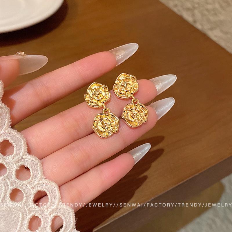 Retro French gold rose earrings female Internet celebrity stud earrings temperament new earrings