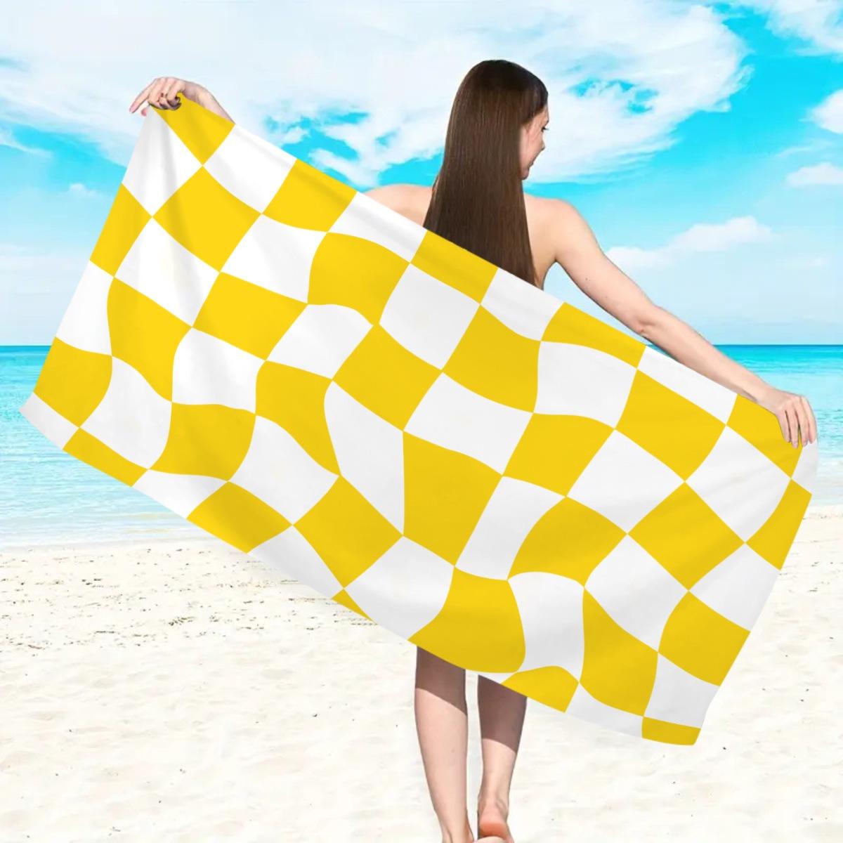 

Retro Wavy Checkerboard Beach Towel Distorted Plaid Print Soft Quick Dry Beach Blanket for Travel Vacation Outdoor Casual Use W40*H60(CM)