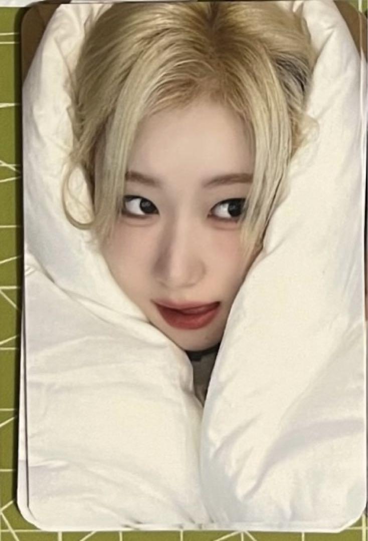 

[USED] itzy Chaeryeong GOLD makestar China Shanghai Yonton trading card