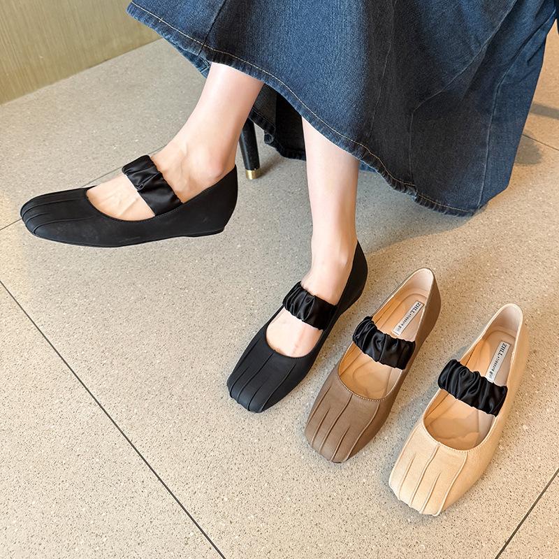 039-5 Flat bottom square head shoes Baotou commuting versatile plus fat widening large size women s shoes 35 5798₽