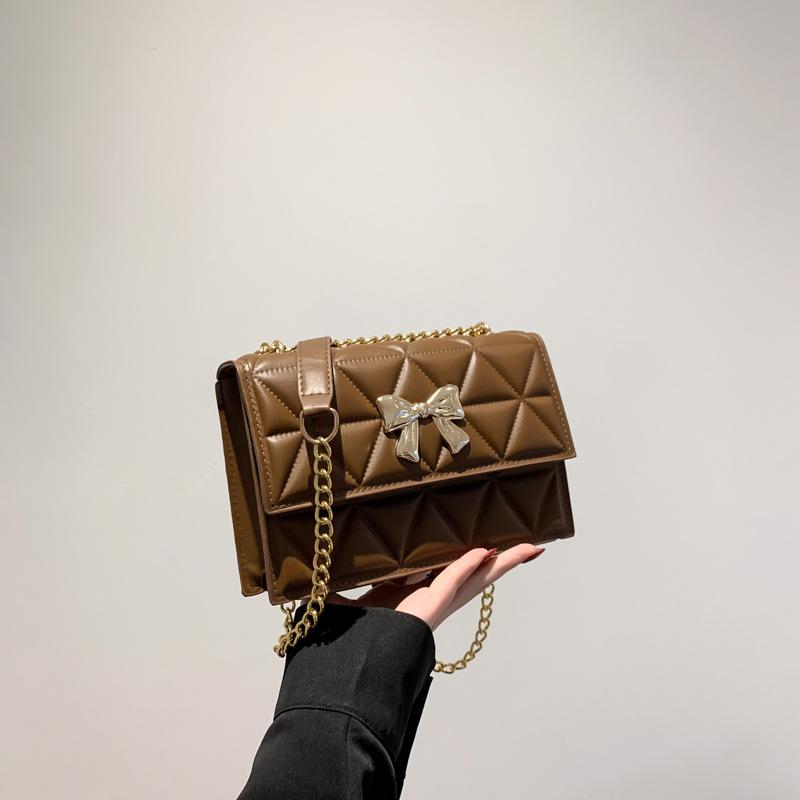 

2025 spring and summer new chain underarm bag women s foreign style rhombus shoulder messenger bag small square bag women s bag Korean version tide коричневый