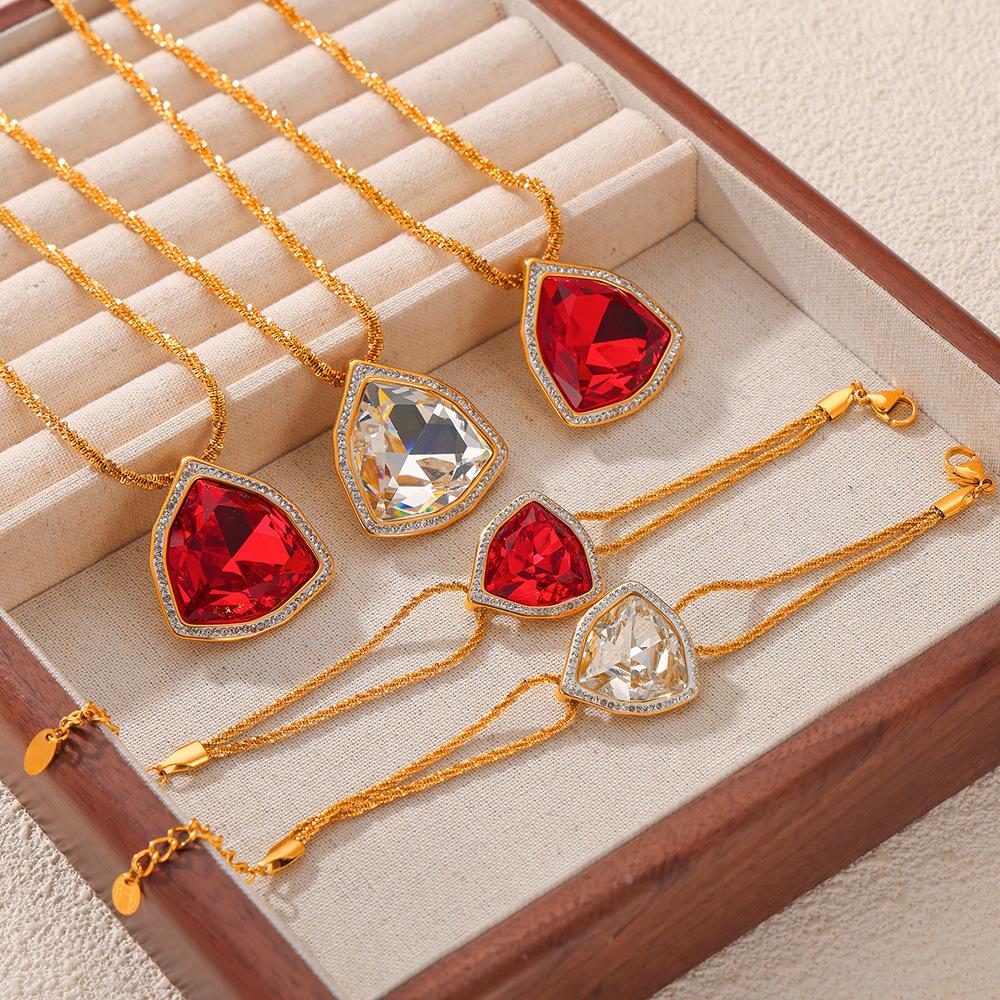 Dreamy French Vintage Starry Shimmering Necklace for Women Stylish Diamond Inlaid Pendant Light Luxury Stainless Steel Jewelry