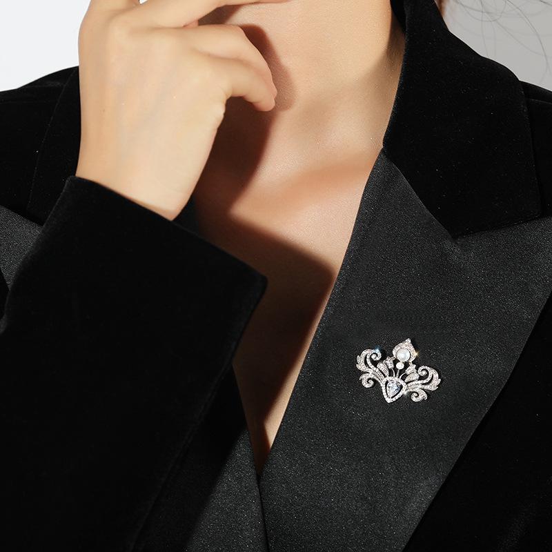 Bo Xin Yun Korean Style Zirconia Crown Brooch with Freshwater Pearl Pin Accessory