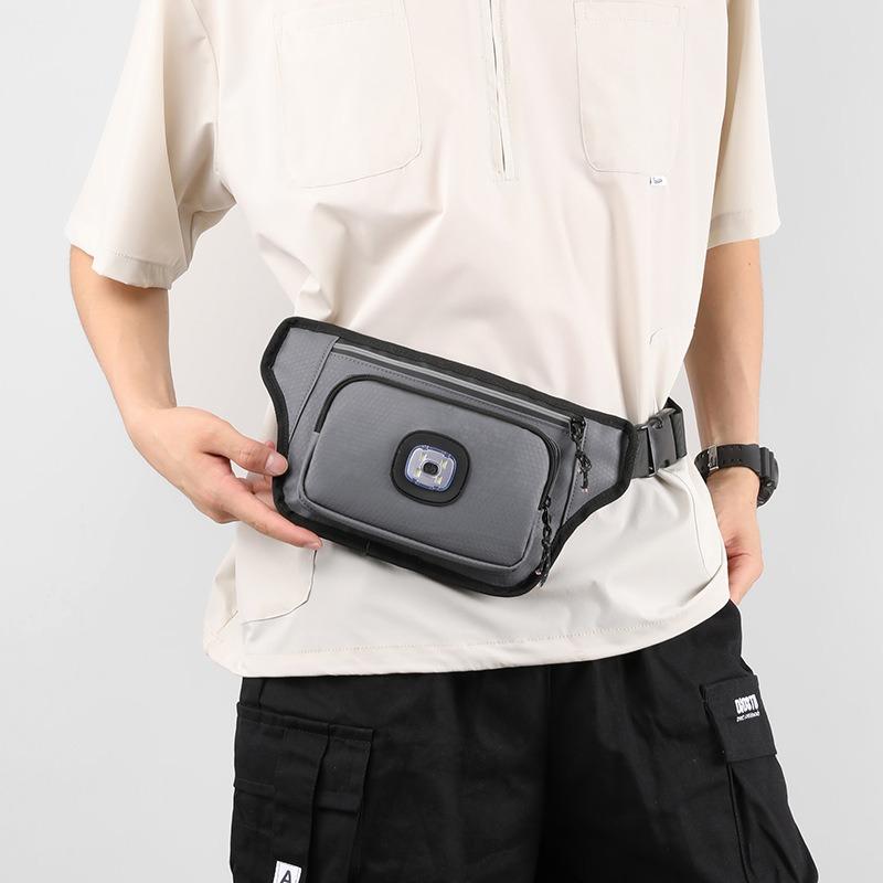 Crossbody bag with light Multifunctional lighting Breast bag Outdoor leisure cycling Sports large-capacity sports fanny pack