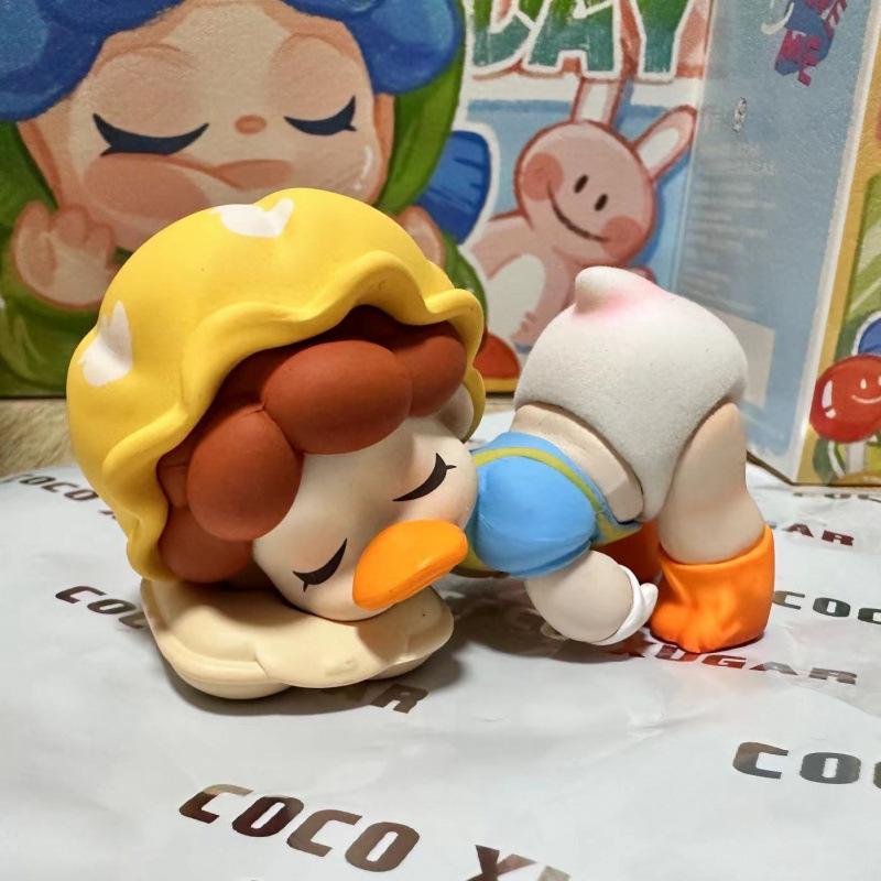 Today, Xiao Que Is Fortunate To Be A Dream Collector, Giving Gifts, Ornaments, Figurines, Toys, And Figurines