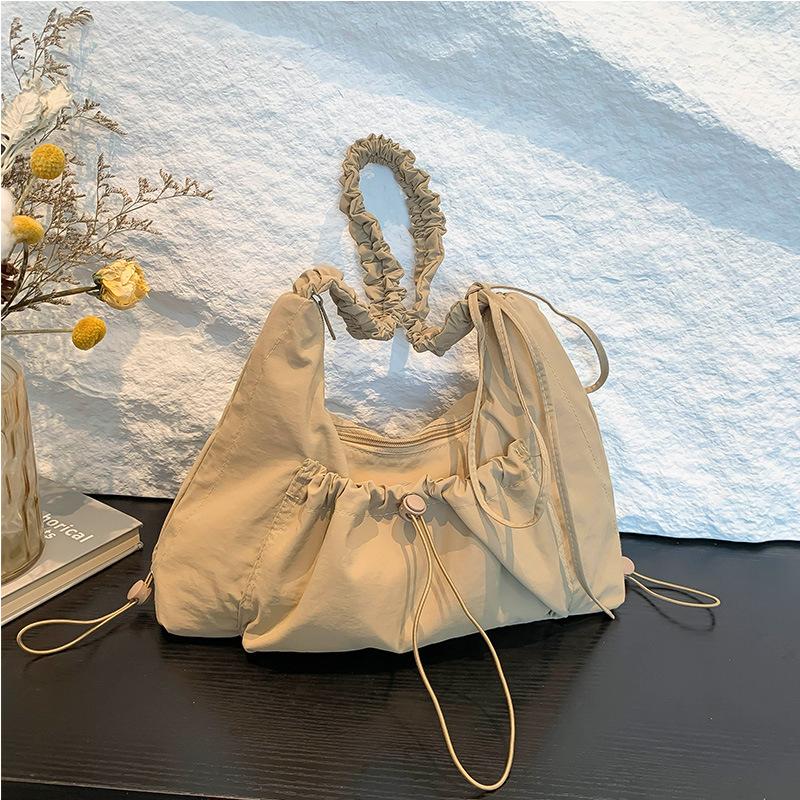 Korean Style Design Retro Temperament Fairy Wrinkled Underarm Bag for Women  New Spring Fashion Simple Small Square Bag