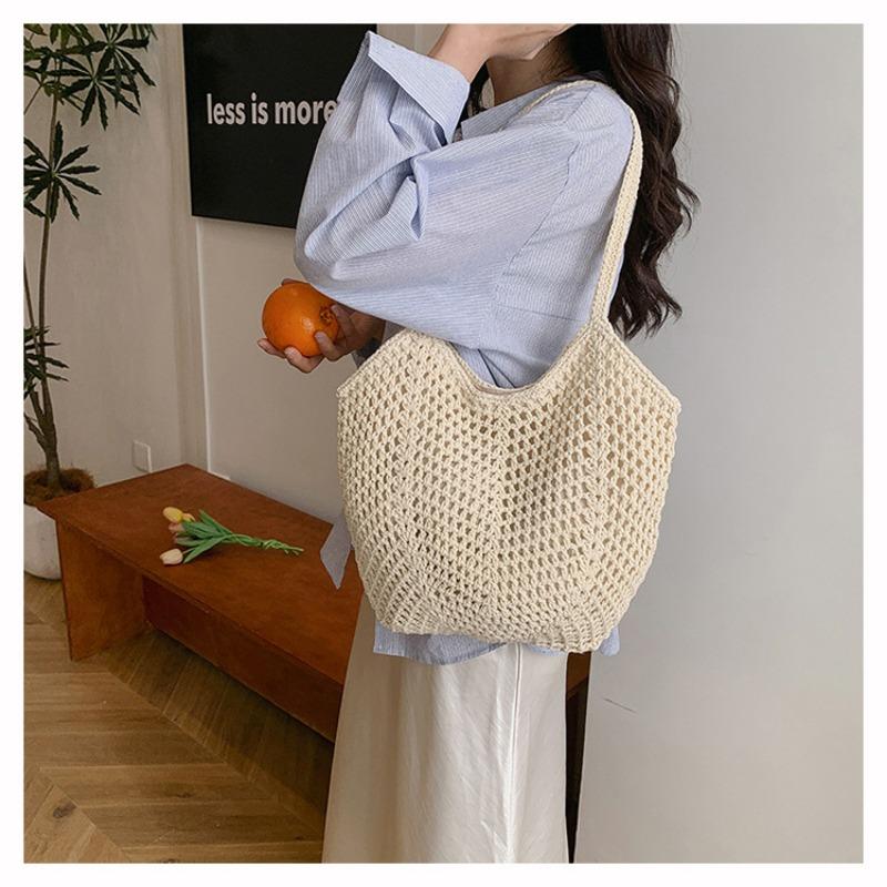 Versatile Largecapacity Singleshoulder A Casual Beach Bag For Spring And Summer Vacations