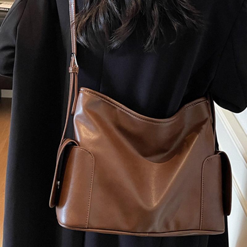 2025 Autumn New Retro Large-capacity Tote Bag Women's Shoulder Messenger Fashion Bag Daily Commuter Temperament Women's Bag