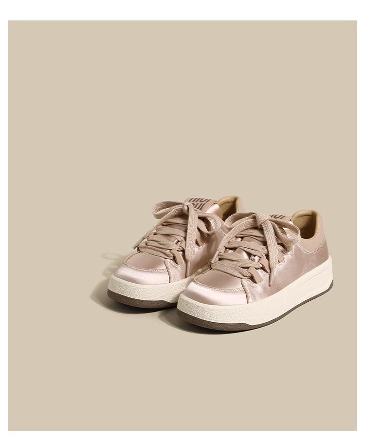 

[Shei Su Yinyin] miu girl~ round head satin surface letter platform casual board shoes women s sports shoes 40