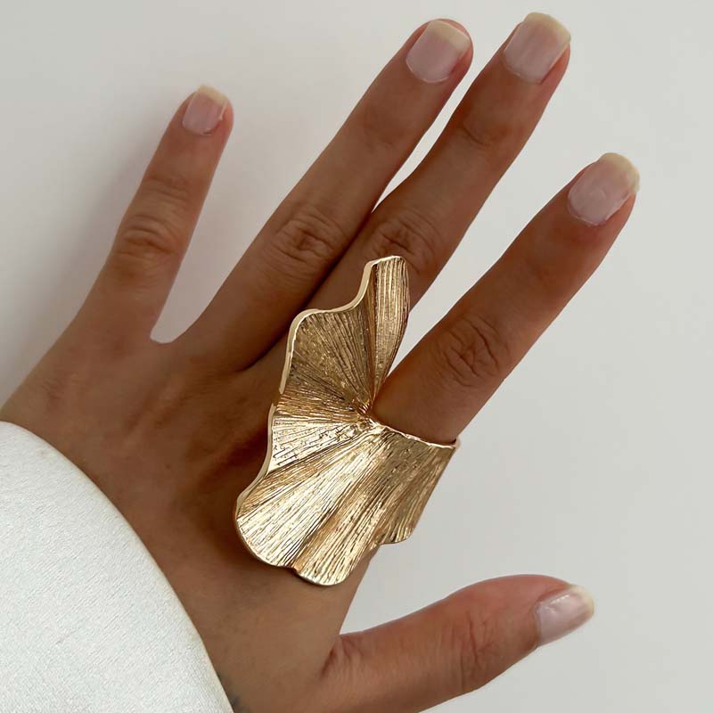 Vintage Gold Ginkgo Leaf Rings for Women Men Metal Pleated Opening Adjustable Finger Ring Party Jewelry Gifts