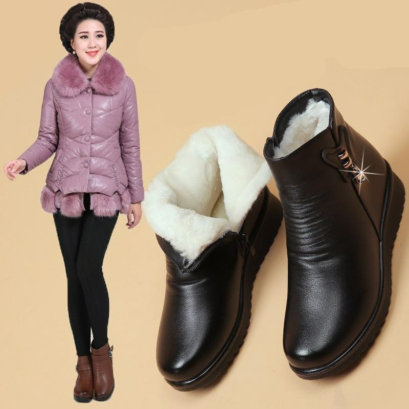 Leather Boots Winter Flat-bottomed Short Boots Female Mothers Warm Cotton Shoes Soft-soled Non-slip Thickened Plus Velvet Women's Shoes