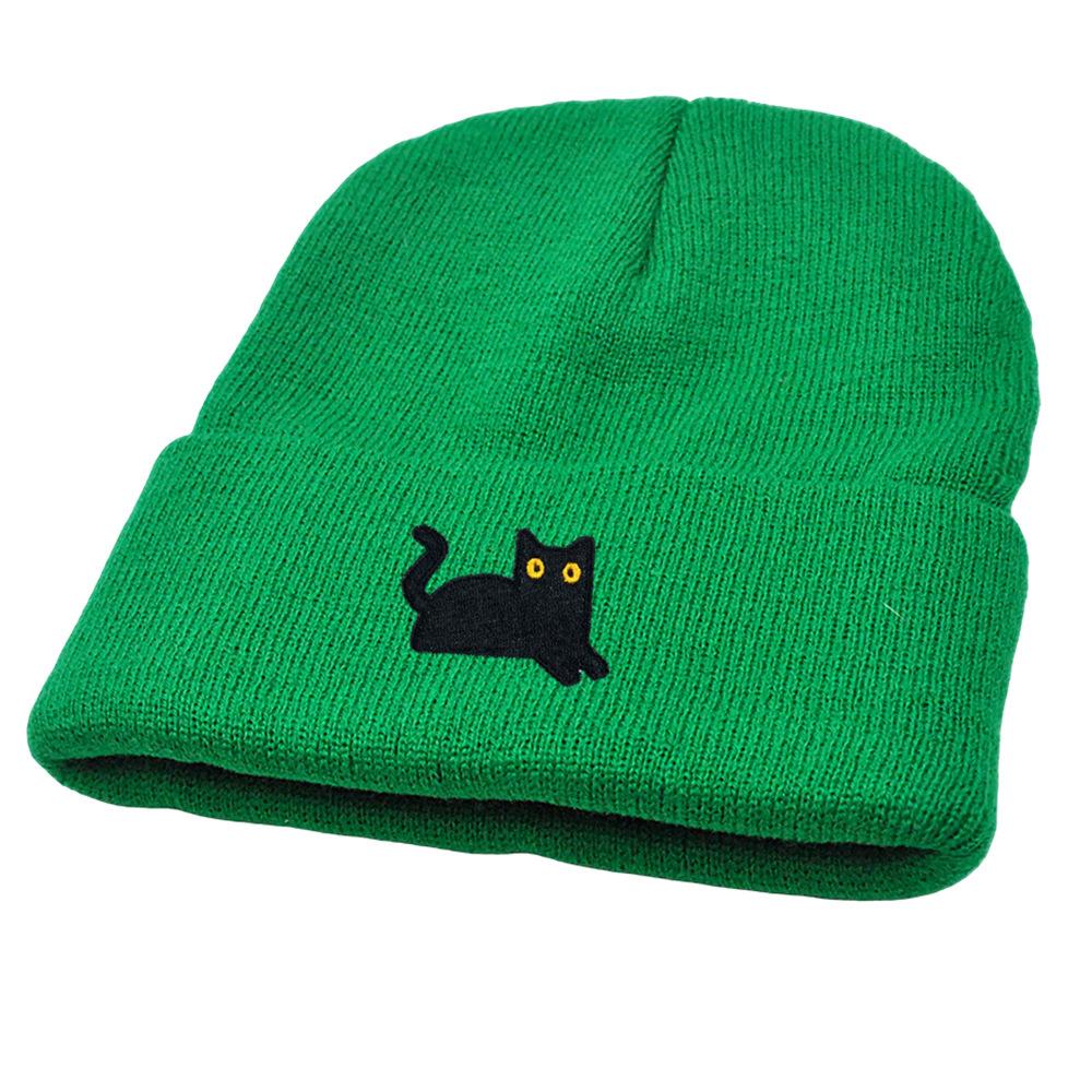 Autumn and winter warm knitted pullover hat for men and women, cute black cat pattern embroidered yarn beanie hat