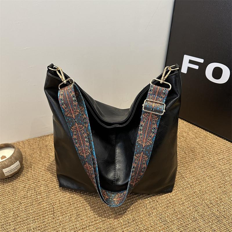 

Chic Retro Style Large Shoulder Bucket Bag For Women Available In Green And Rose Pink чёрный