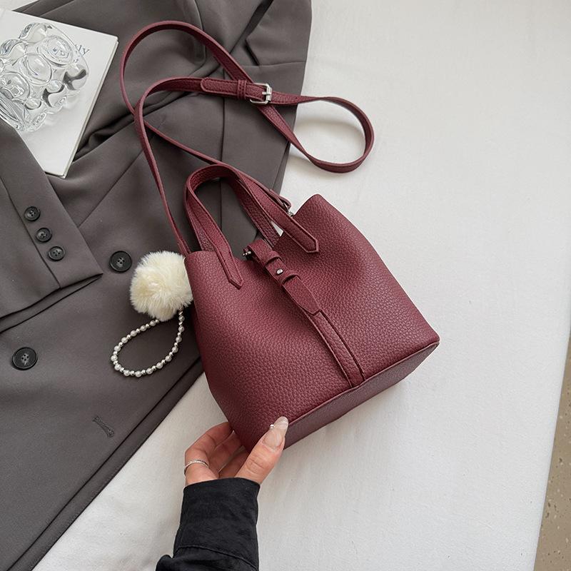 Niche Simple Portable Vegetable Basket Bag Women's 2025 Autumn New Commuter Large-capacity Shoulder Crossbody Bucket Bag