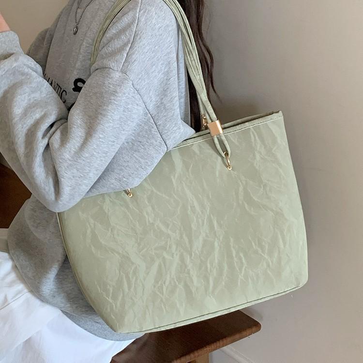 

Large-capacity bag women s autumn and winter retro new versatile popular shoulder bag commuter tote bag зелёный