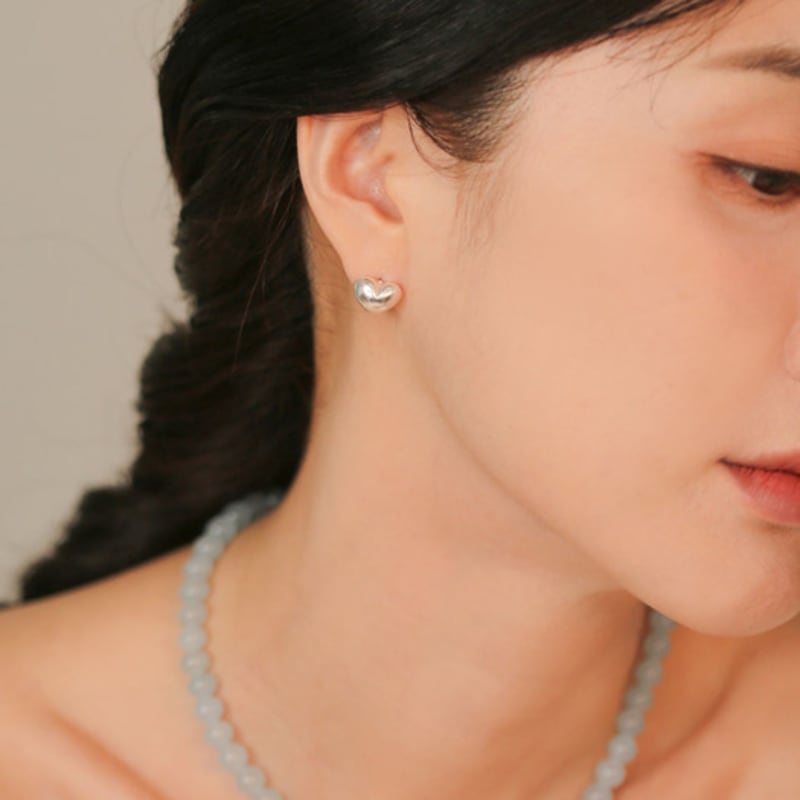 JUDY AND PAUL Muse Plump Heart Earrings