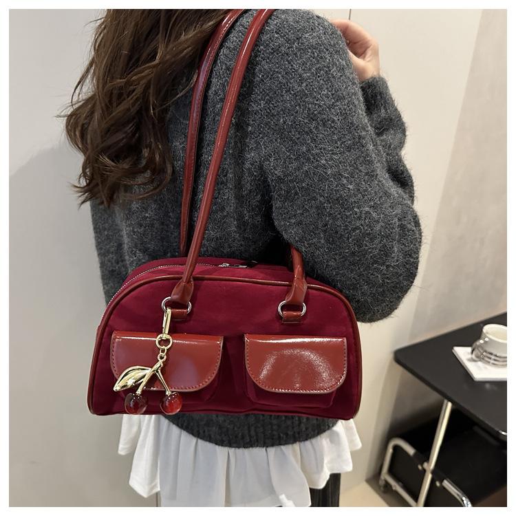 Retro Faux Suede Shoulder Bag for Women 2026 New Commuter Crossbody Purse Fashionable Handheld Underarm Bag CLE