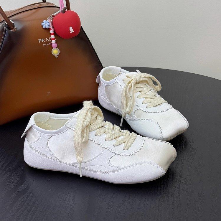 

Korean version 2025 new crooked square head bread German training shoes women s satin cloth breathable casual ins trendy sports shoes 35 белый