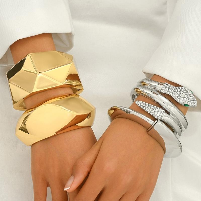 Minimalist Alloy Bracelet for Women Elegant Design Wristband Accessory Perfect for Any Occasion and Enhancing Style