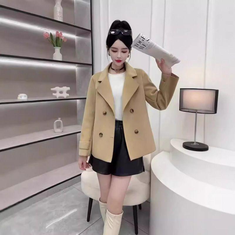 Stylish Double-faced Velvet Coat for Women, Short Petite Slimming Autumn and Winter Outerwear with Fashionable Lapel