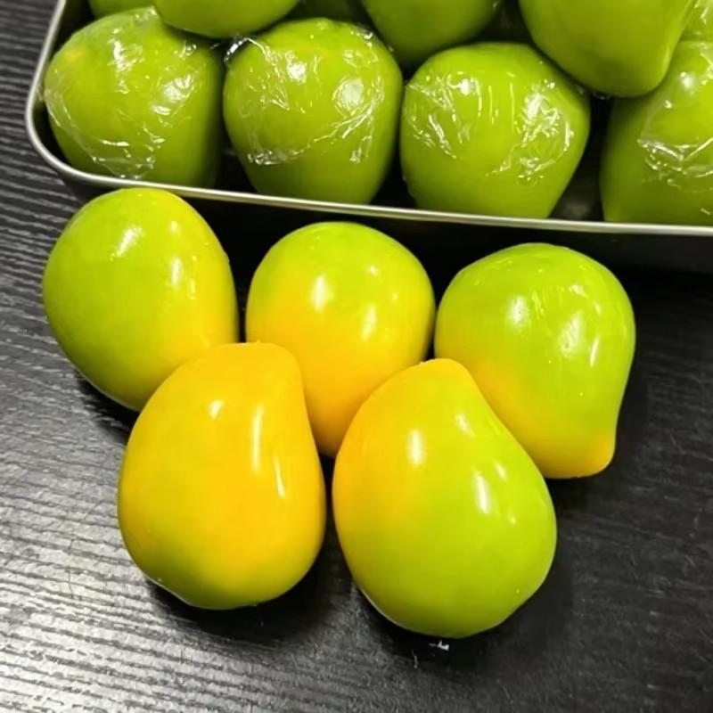 Handmade Mango Stress Ball Squeeze Temperature Variation Color-Changing Mango Squishy Fidget Ball Asmr Sensory Stress Relief Toy