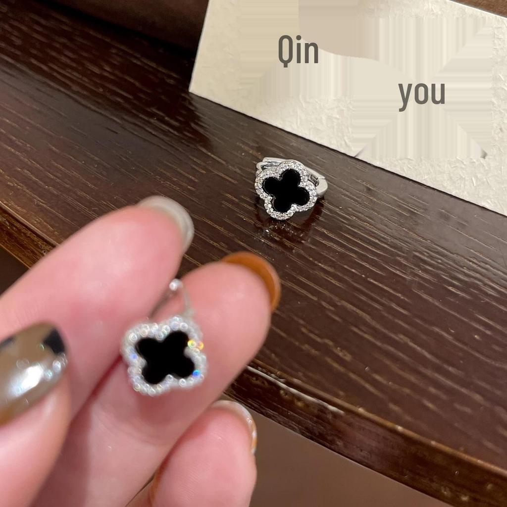 Micro-Paved Zircon Four-Leaf Clover Ear Cuffs: Black Flower Simple Design Stud Earrings with High-End Elegance