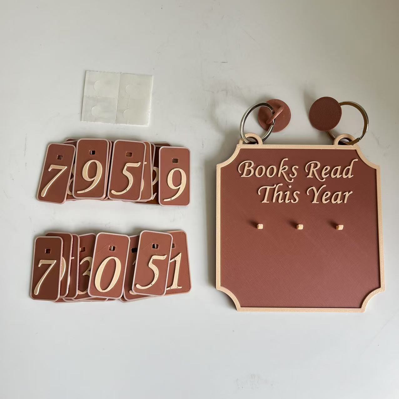 

Hanging Bookshelf Decoration New Year Countdown Decoration Ornament +Suction Cup Hanging Chain светло-серый