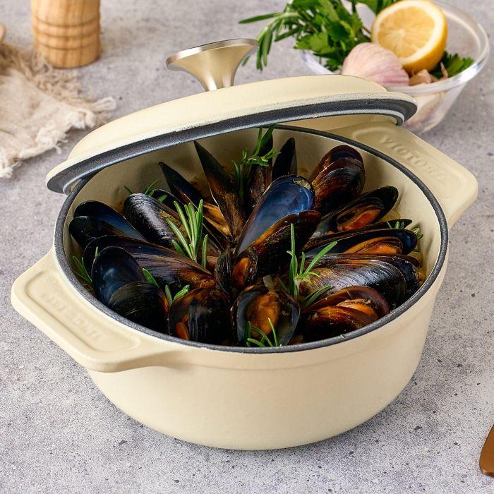 Cocotte Induction Fonte Émaillée 20 cm, Dutch Oven 1,9L, Sans PTFE et PFOA Victoria 30810 Blanc