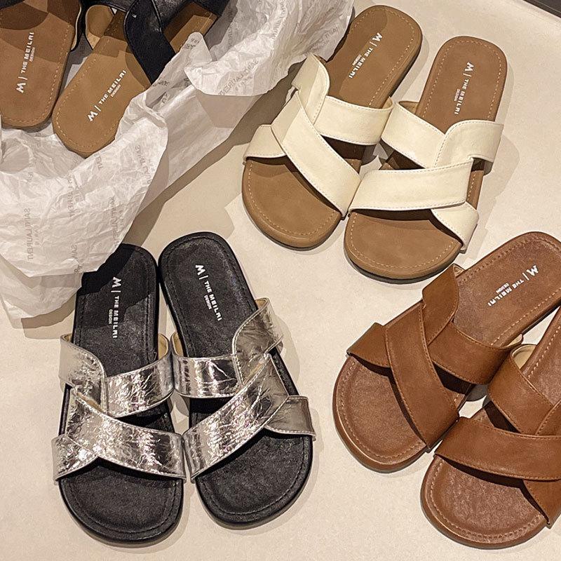 Cross-strapped Slippers Women's Summer Wear 2025 New French Retro Style Casual Flat-bottomed Beach Non-slip Sandals