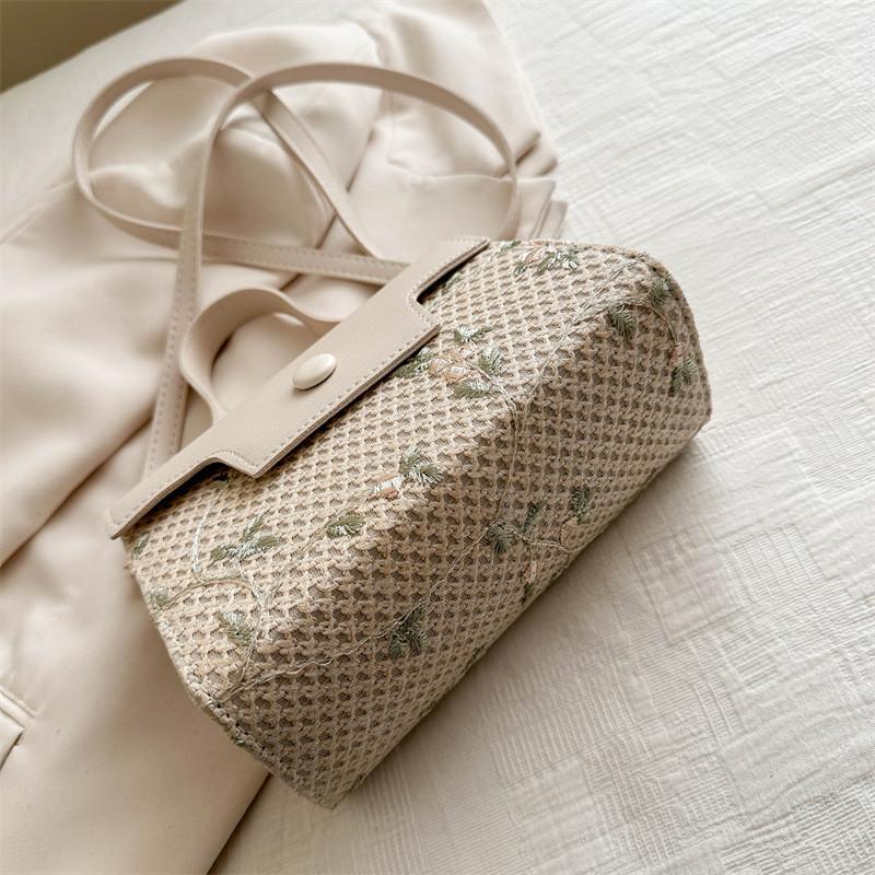Summer Woven Small Crossbody Bag For Women With Magnetic Closure For Daily Use