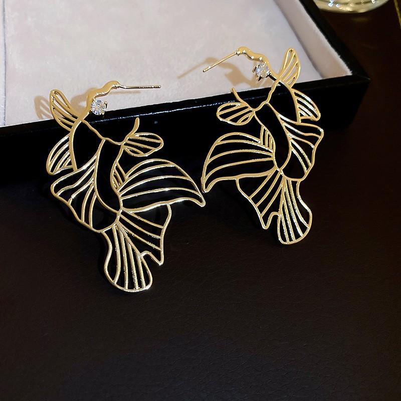 Silver Needle Medieval Round Flower Fringed Earrings Retro Metal Stud Earrings Temperament Light Luxury Earrings Women