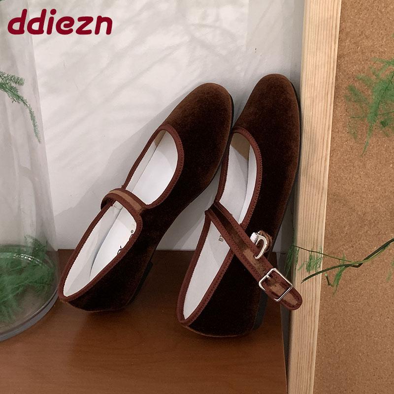 Fashion Soft Fashion Flock Women Flats Mary Janes Lolita Shoes Round Toe Female Buckle Strap Footwear Shallow Ladies Ballet Flats Shoes