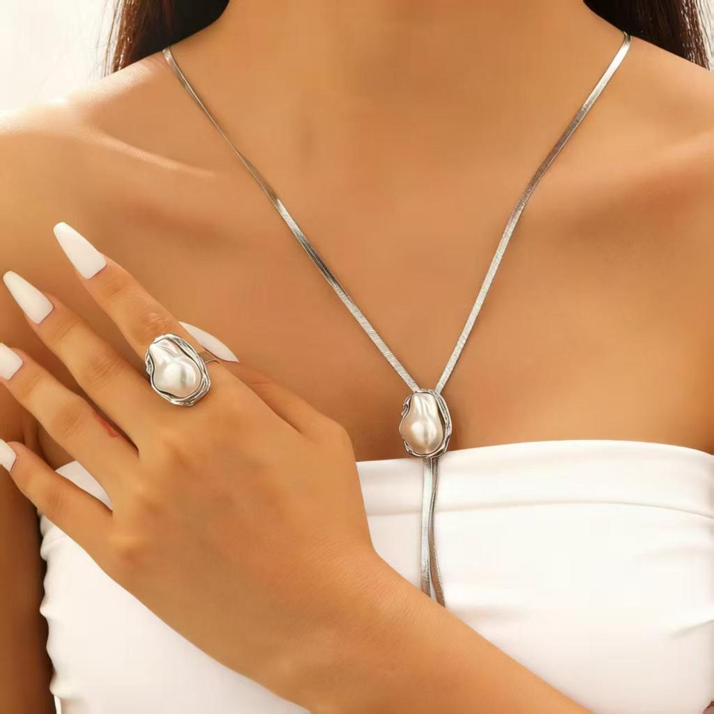 Baroque Pearl Choker - European & American Style with Irregular Design, Simple Metal Open Necklace