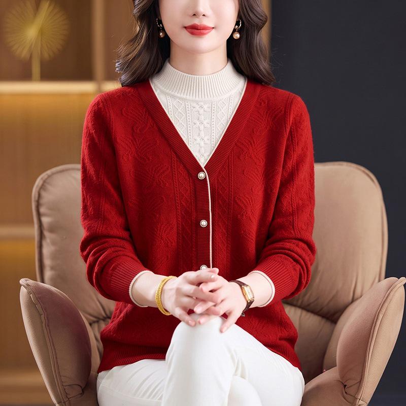 Chic Two-Piece Wool Sweater for Middle-Aged & Elderly Women, Versatile Autumn/Winter Top, Stylish Base Layer Mother's Wear.