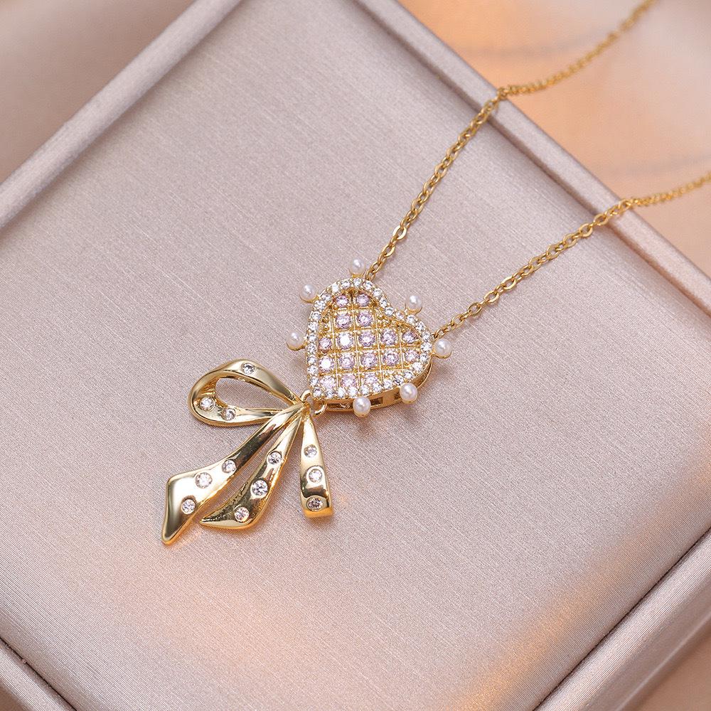 Butterfly Necklace with Color-Retaining Zircon - Fashionable, Versatile Women's Jewelry Accessory.