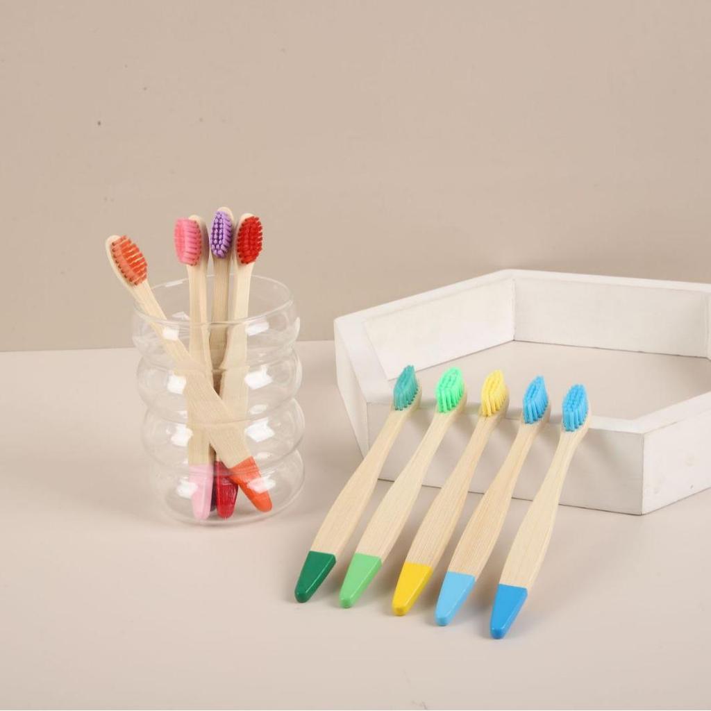 Brosse à Dents pour Enfants en Bambou Écologique avec Poils en Nylon Doux - Biodégradable et Non Toxique