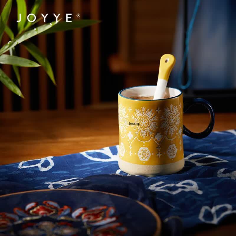 Керамическая кружка JOYYE с вышивкой и ложкой