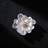 Elegant White Resin Camellia Flower Brooches For Women Men Delicate Imitation Pearl Rhinestone Floral Plant Pins Wedding Jewelry