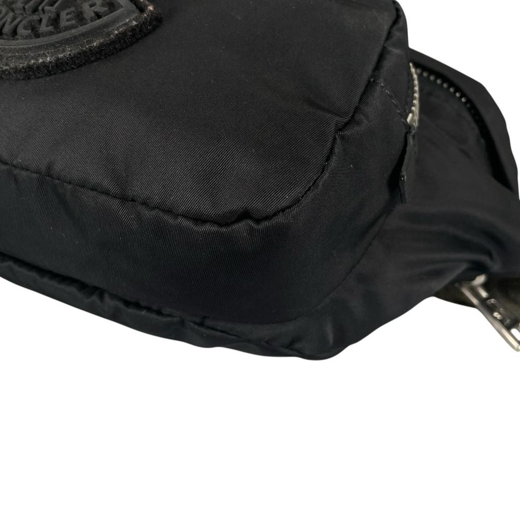 MONCLER G209A5M70200 02SZK body bag black mens used