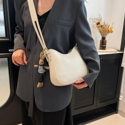 This Year, the Popular Small Bag 2025 New Women's Bag Solid Color Large Capacity Messenger Bag Fashion Casual Shoulder Bucket Bag