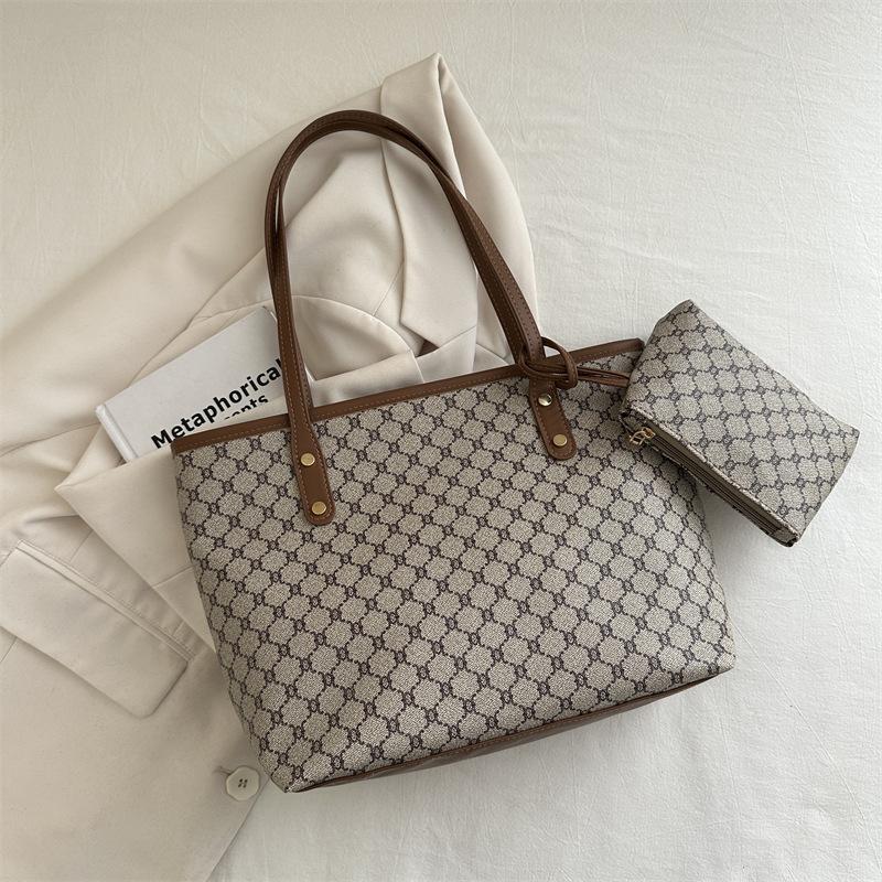 

Premium sense big bag 2025 новая модная легкая роскошная женская сумка через плечо большая вместительная универсальная сумка-тоут хаки